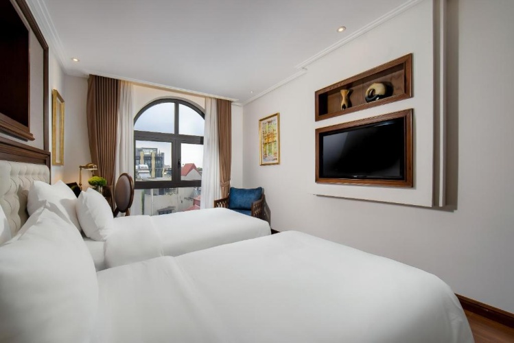 Deluxe Double room with city view