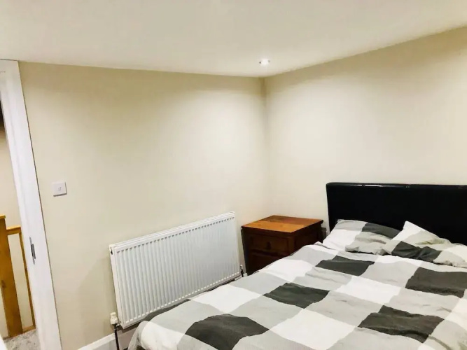 Small 3 Bed Flat Near Heathrow
