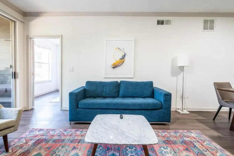 3 Bedrooms Apartment