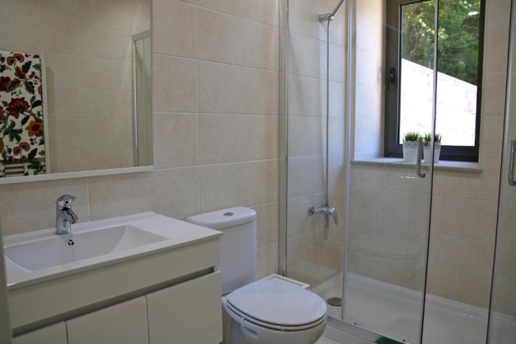 3 Bedrooms Cottage