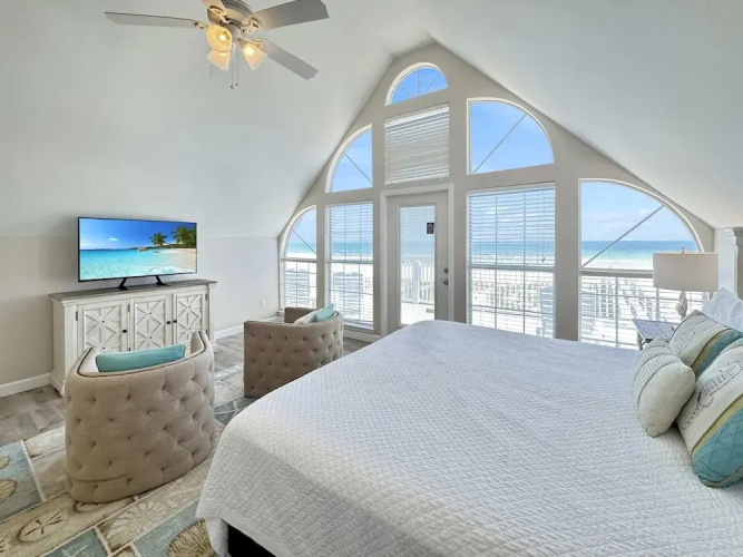 Pass Time - Beachfront for 24