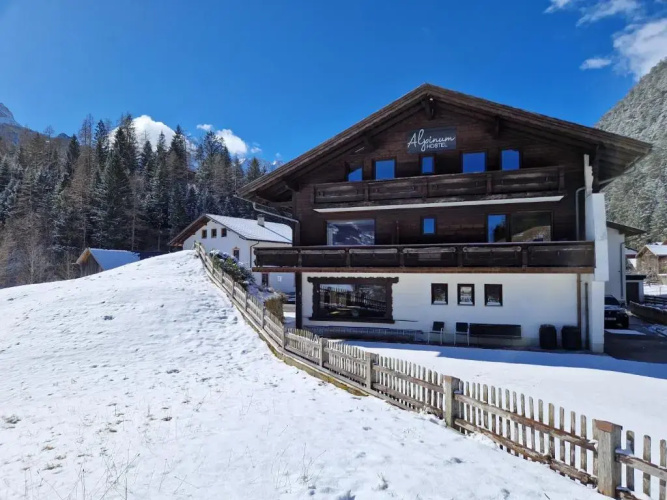 Alpinum Hostel