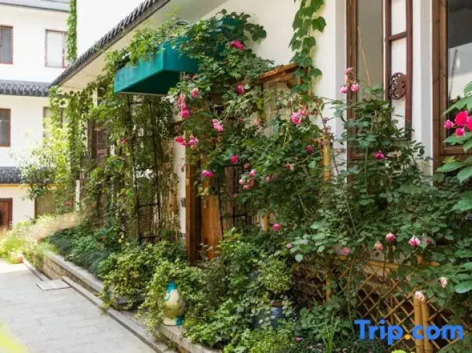 Huage Hostel