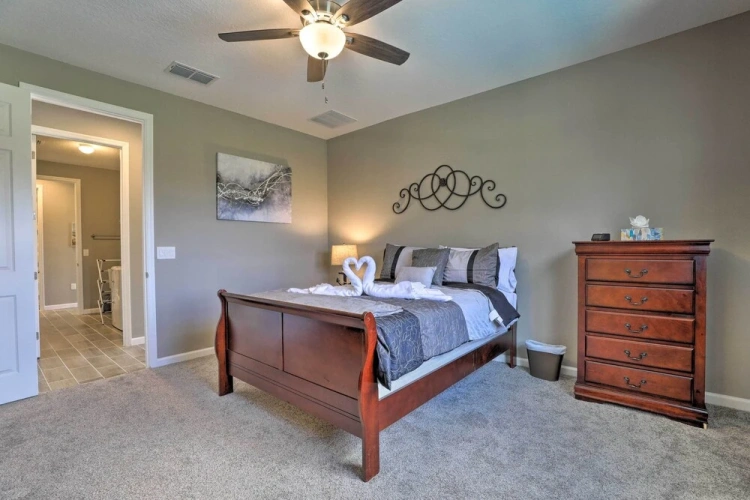 4 Bedrooms Cottage