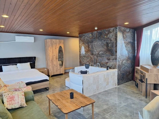 1 Bedroom Standard Double room with pool view