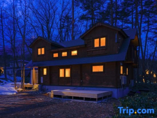 COCO VILLA HAKUBA 01 — Sleeps 9, ideal ski base, with 3D printer sauna & BBQ