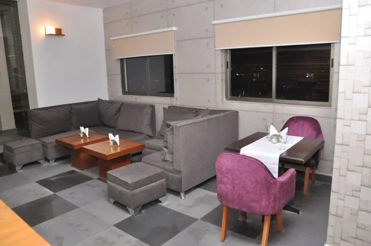Hotel Poinisuk