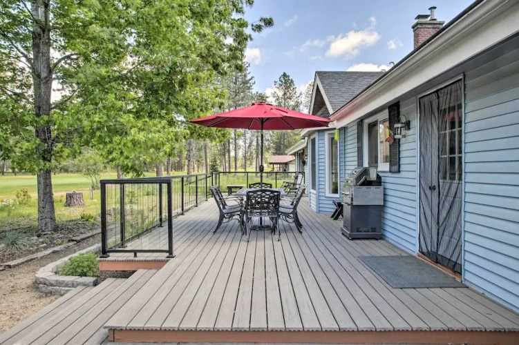 All-seasons Chewelah Home: Fish, Golf & Ski!