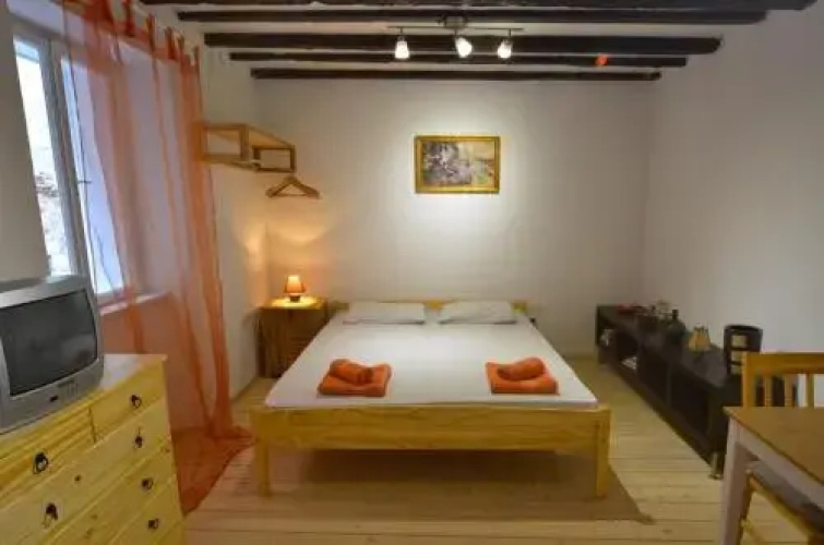 Apartman 18