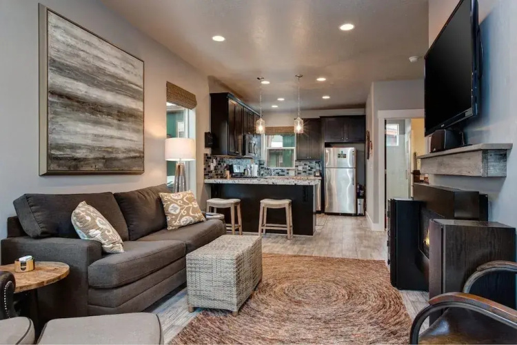 1370 Center Dr Condo by RedAwning