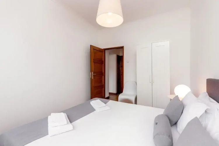 Feel Porto Stylish Flat V