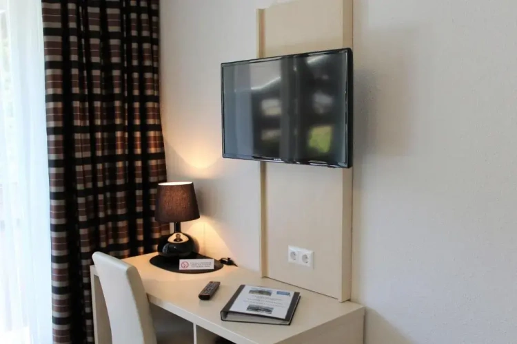 Standard Triple room with balcony