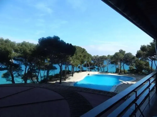 Eden Mar III