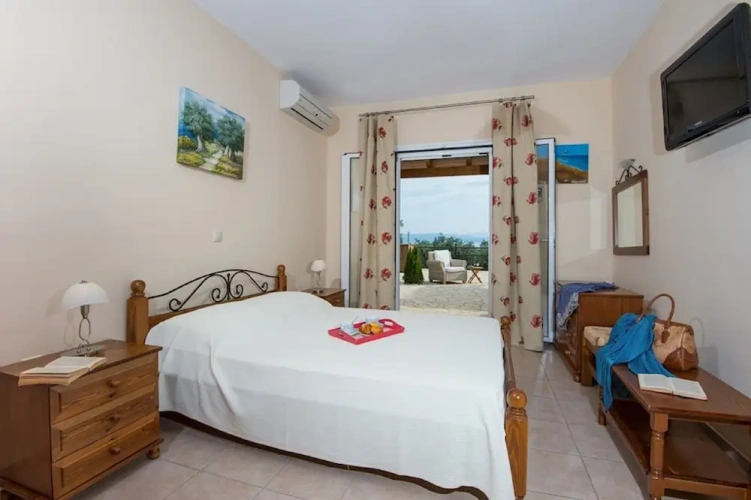 2 Bedrooms Family Villa with sea view