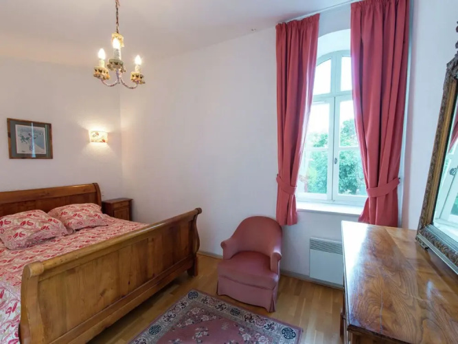 Premium Apartment in Saint-clair With Terrace