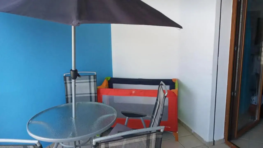 Studio hautte game avec piscine.