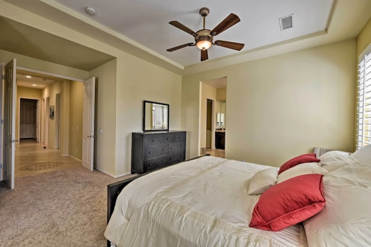 4 Bedrooms Cottage