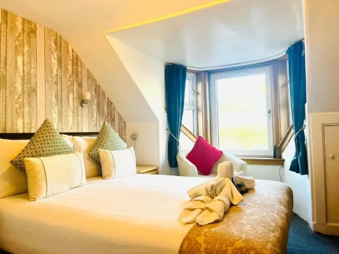 Standard Double room with lake view