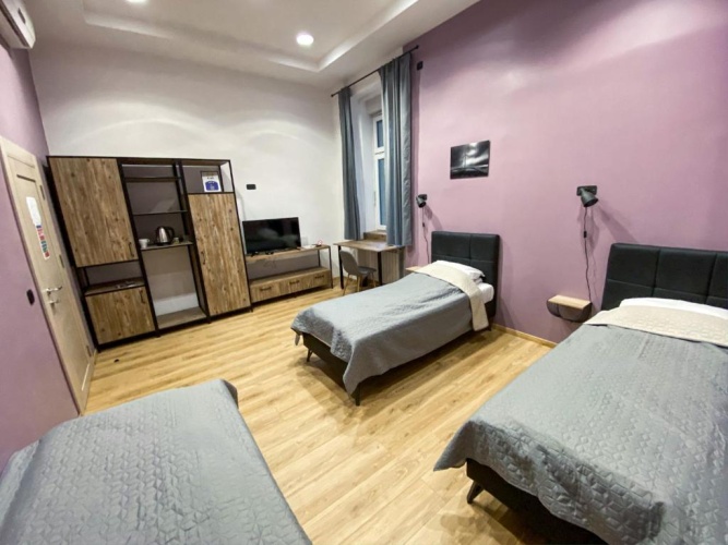 Economy Triple room