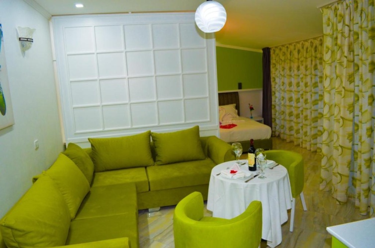 Deluxe Suite