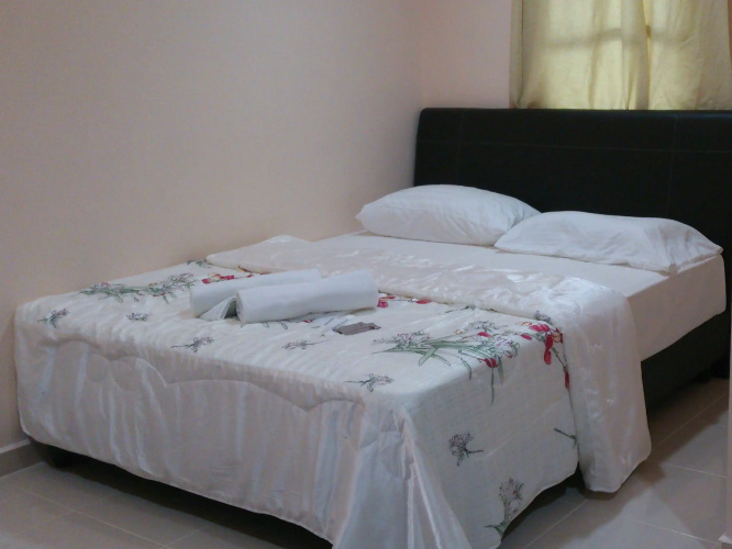 Penarak Bamboo Beach Motel