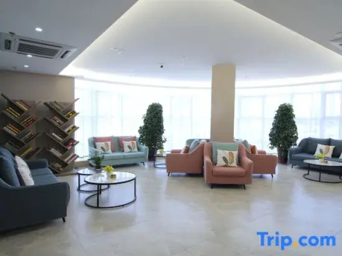 Xinyang Cloud Hotel