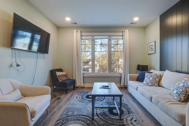 2 Bedrooms Apartment