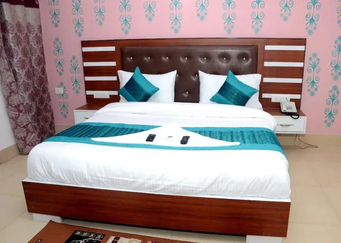 Hotel Noida Suites