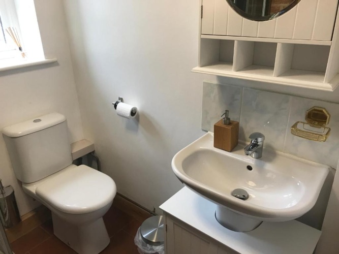 4 Bedrooms Cottage