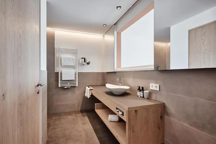 Suite with balcony