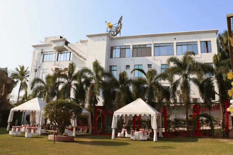 OYO 28157 Hotel Green Field