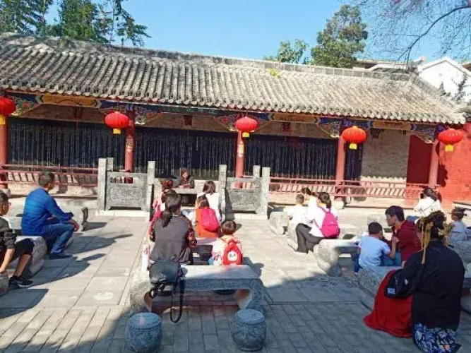 Luzhou 37 Degree Inn
