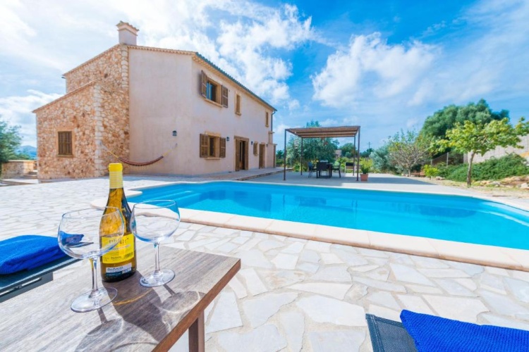 3 Bedrooms Villa