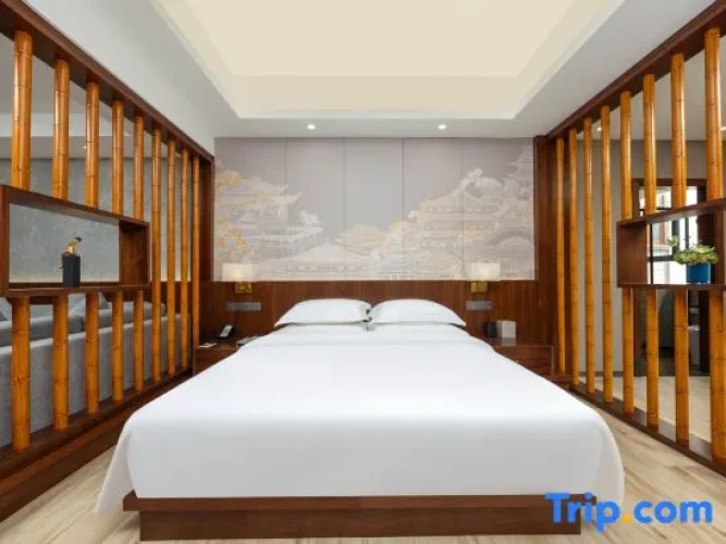 1 Bedroom Superior Suite with balcony and with mountain view