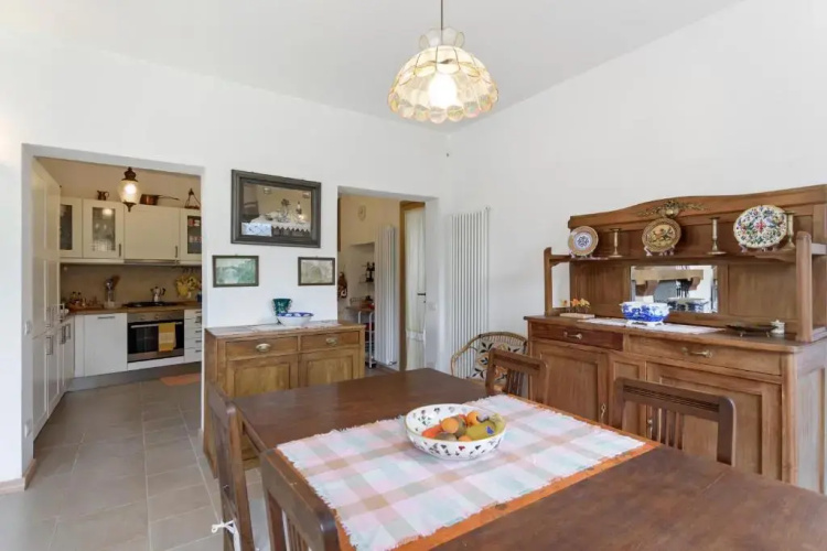 Como Lake Cosy Flat with Garden and Parking