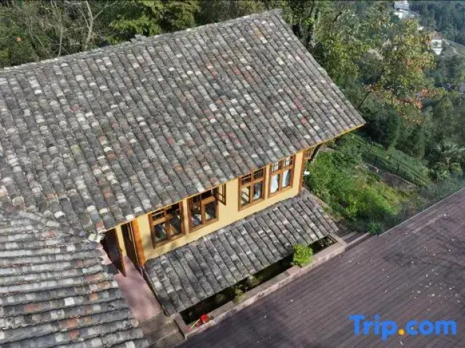 Xunzhen Mountain House
