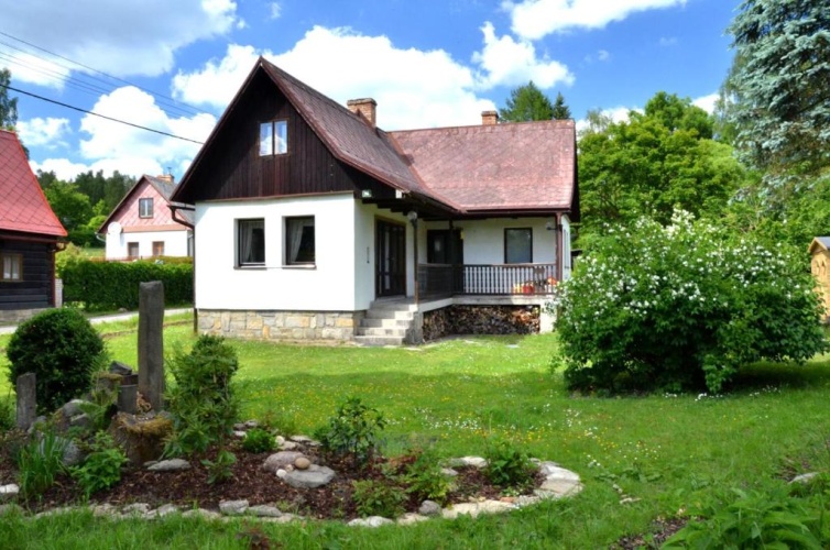 3 Bedrooms Apartment