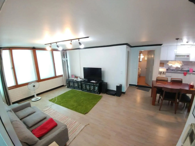 TnE House