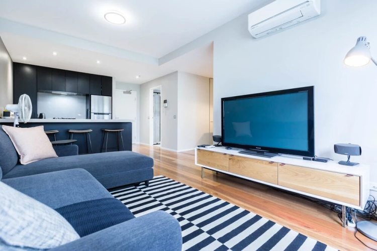 SANDRA, 1BDR Carlton Apartment