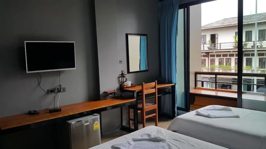 Standard Twin room with balcony