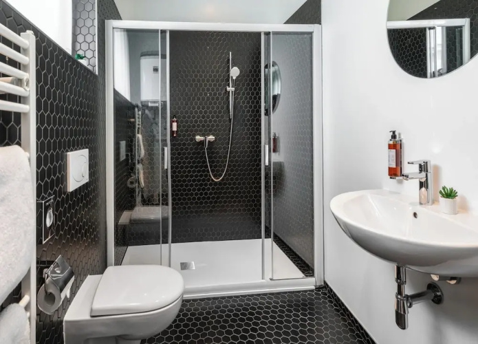 VN17 Rooftop Suites by Adrez Living