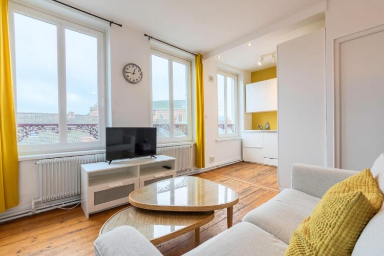 2 Bedrooms Apartment