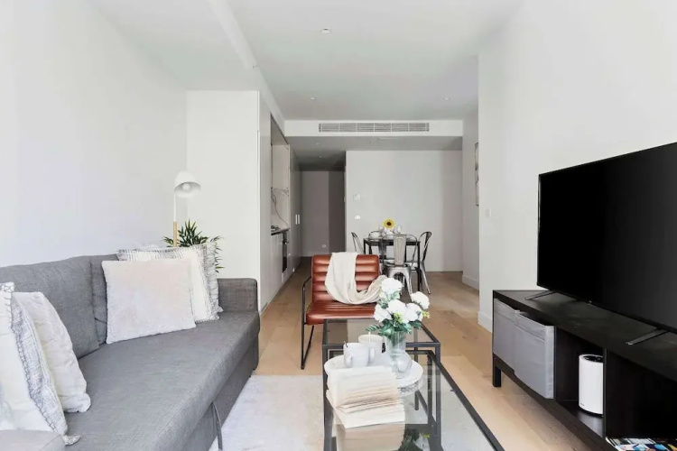 A Cozy 2BR Apt Right on Buzzing Chapel Street