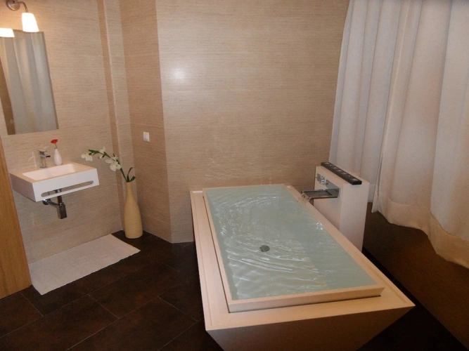 4 Bedrooms Villa