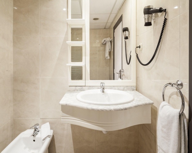 Ilunion Bilbao Hotel photo 12