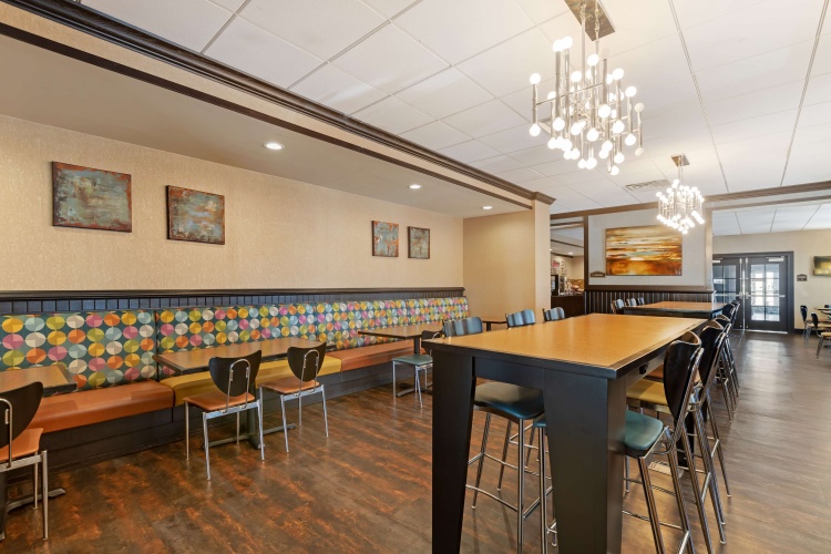 Best Western Plus Midwest Inn photo 26