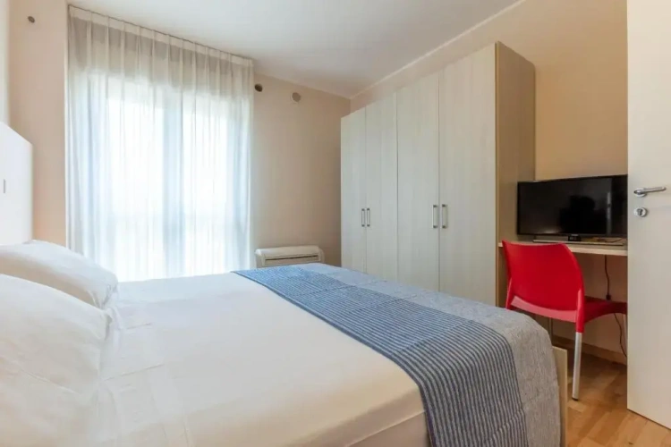 Standard Quadruple room with view