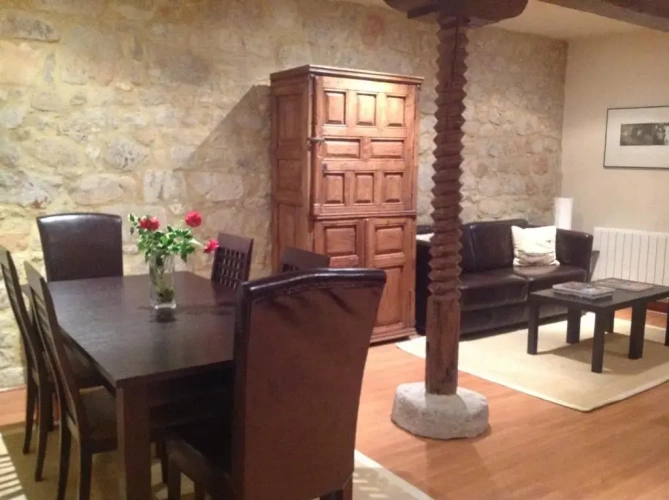 6 Bedrooms Cottage