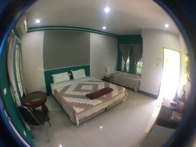 Standard Triple room
