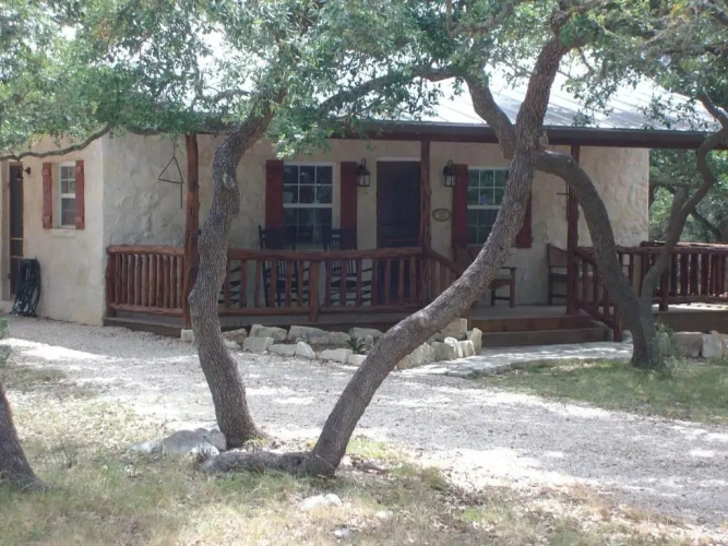 3 Bedrooms Cottage